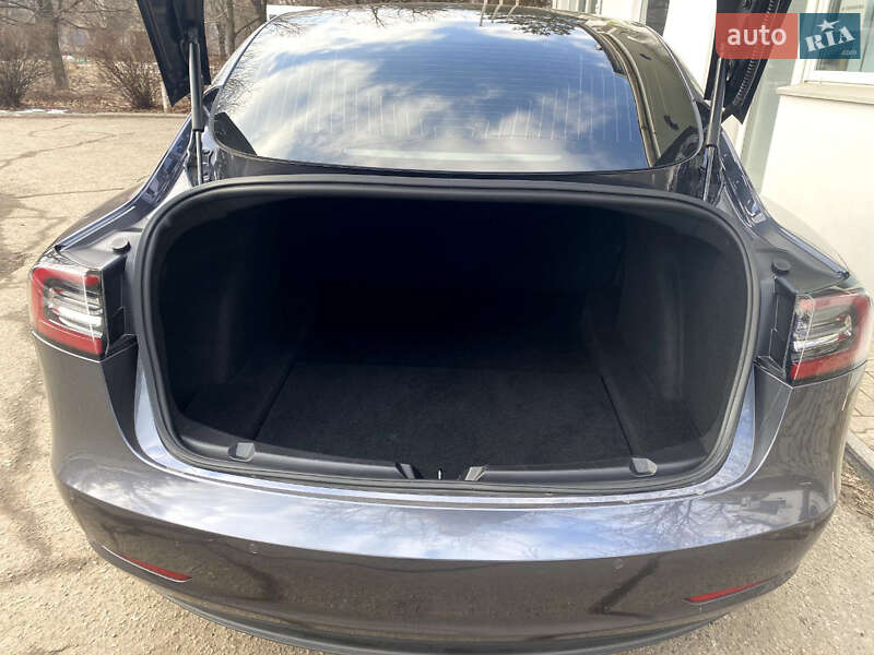 Седан Tesla Model 3 2018 в Днепре