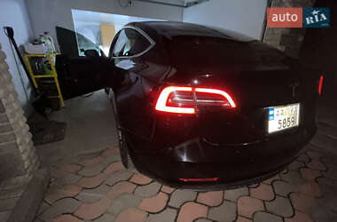 Седан Tesla Model 3 2018 в Киеве