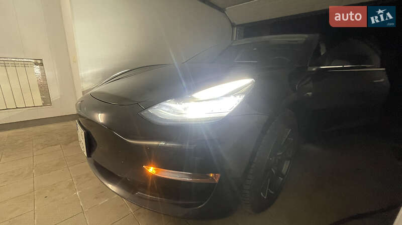 Седан Tesla Model 3 2018 в Киеве