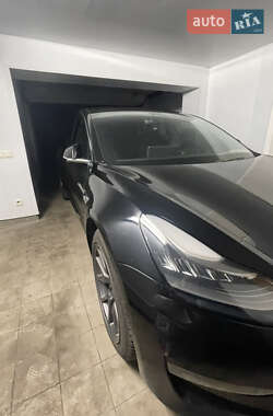 Седан Tesla Model 3 2018 в Киеве