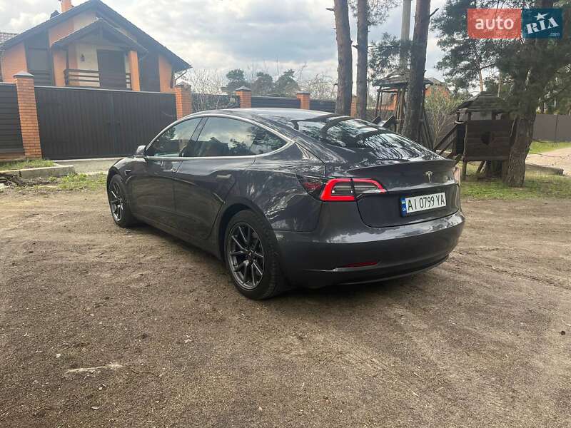 Седан Tesla Model 3 2018 в Киеве