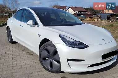 Tesla Model 3  2020