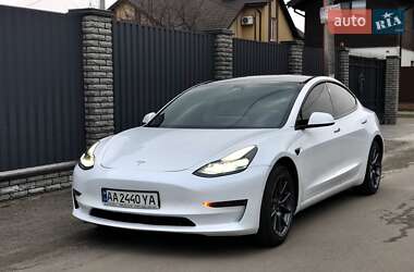 Седан Tesla Model 3 2021 в Киеве