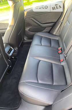 Седан Tesla Model 3 2018 в Запоріжжі