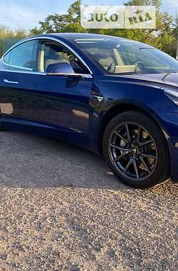 Седан Tesla Model 3 2018 в Запоріжжі