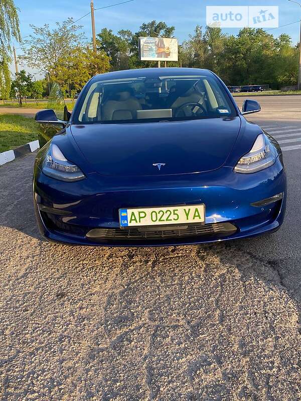 Седан Tesla Model 3 2018 в Запоріжжі