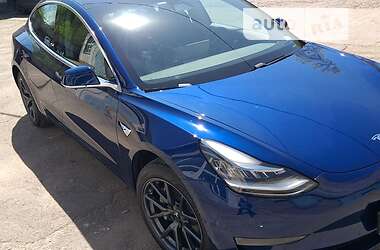 Седан Tesla Model 3 2018 в Запоріжжі