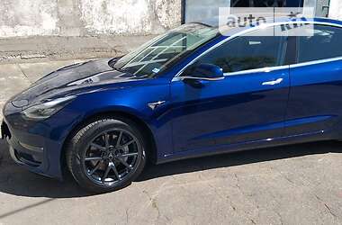 Tesla Model 3  2018