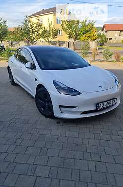Tesla Model 3  2021