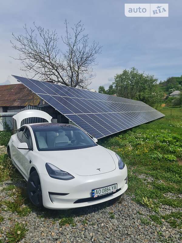Седан Tesla Model 3 2021 в Мукачевому