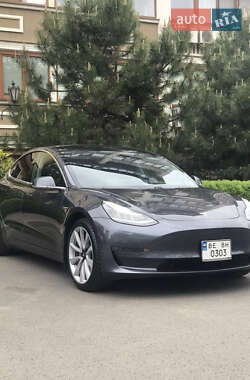 Tesla Model 3  2018