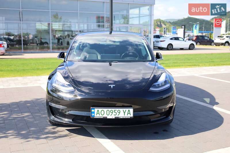Седан Tesla Model 3 2019 в Мукачево