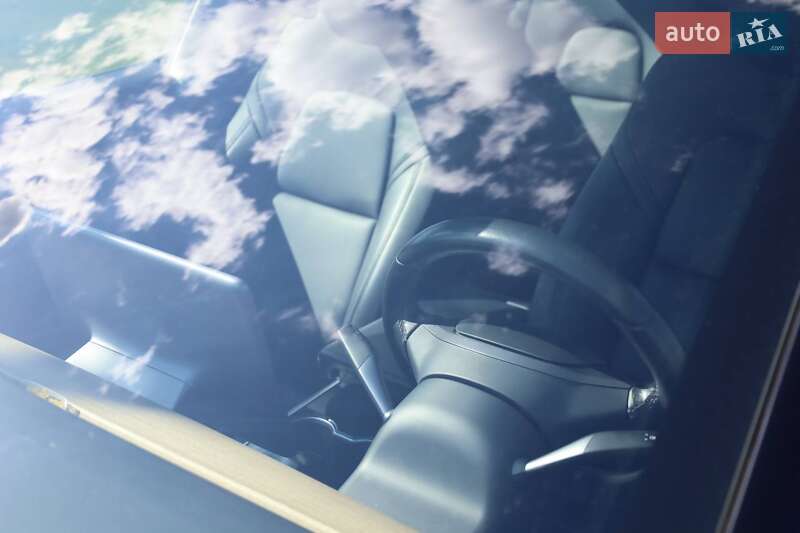 Седан Tesla Model 3 2019 в Мукачево