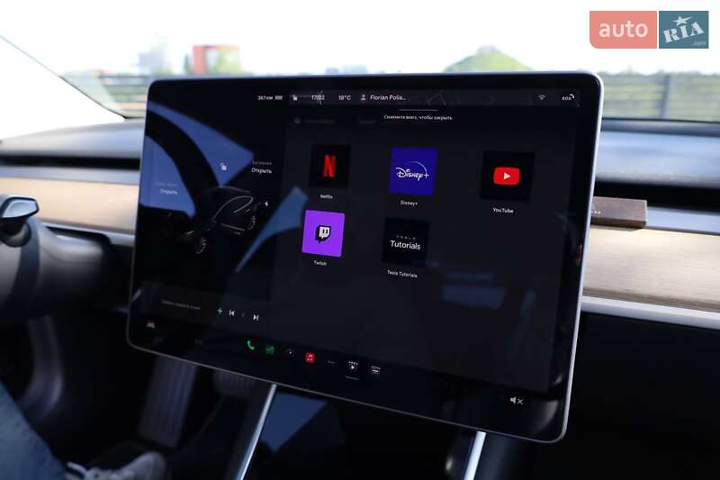 Седан Tesla Model 3 2019 в Мукачево