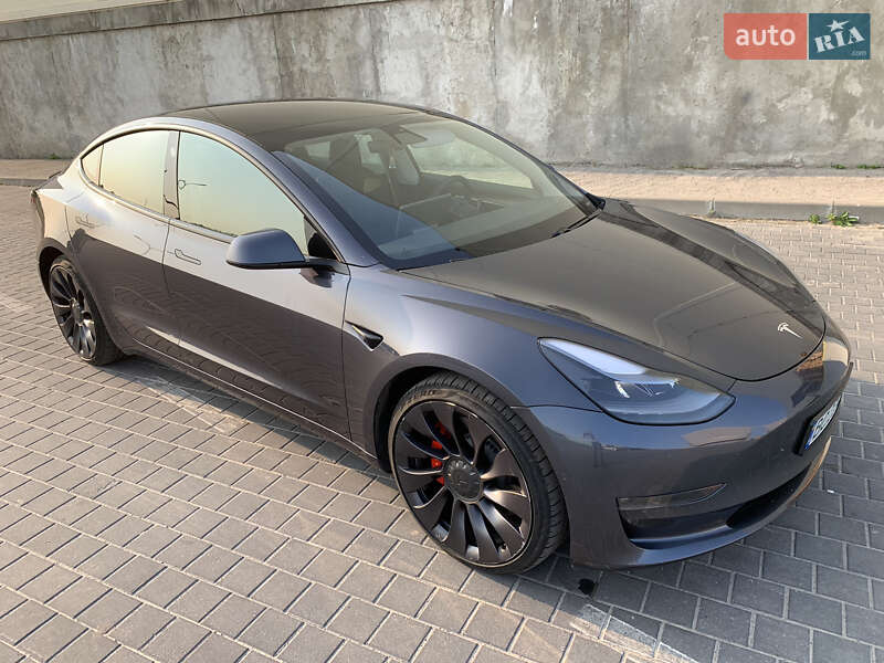 Седан Tesla Model 3 2021 в Львові
