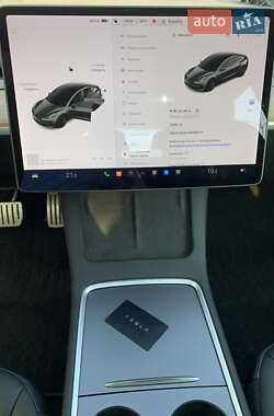 Седан Tesla Model 3 2021 в Львові