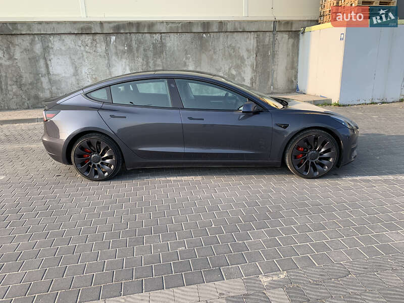 Седан Tesla Model 3 2021 в Львові