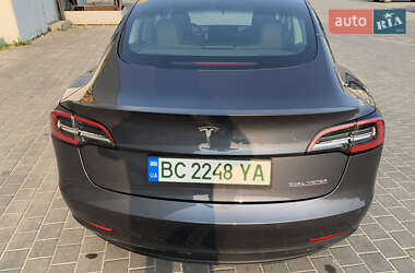 Седан Tesla Model 3 2021 в Львові