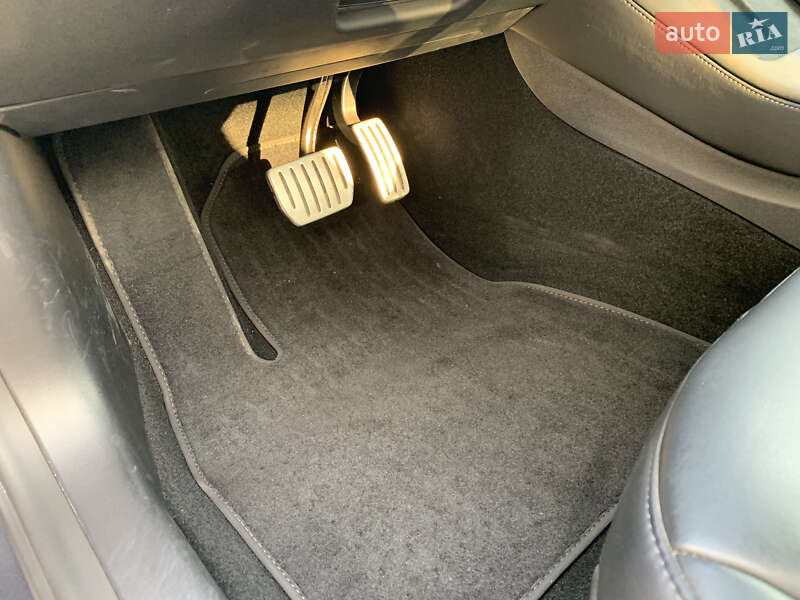 Седан Tesla Model 3 2021 в Львові