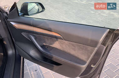 Седан Tesla Model 3 2021 в Львові