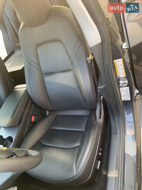 Седан Tesla Model 3 2021 в Львові