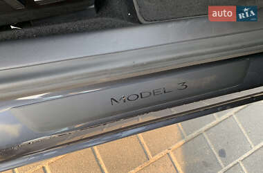 Седан Tesla Model 3 2021 в Львові