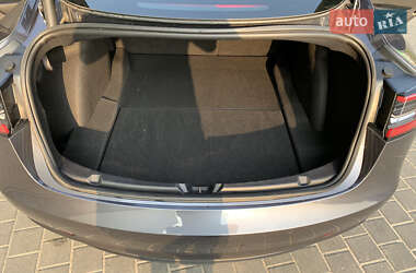 Седан Tesla Model 3 2021 в Львові
