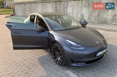 Седан Tesla Model 3 2021 в Львові