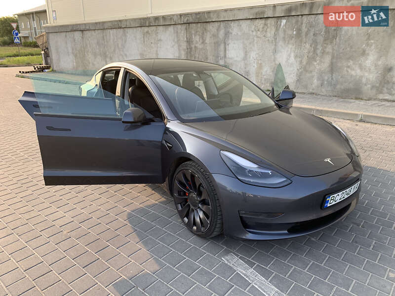 Седан Tesla Model 3 2021 в Львові