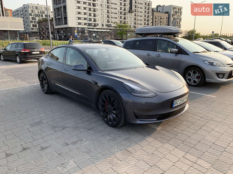 Седан Tesla Model 3 2021 в Львові