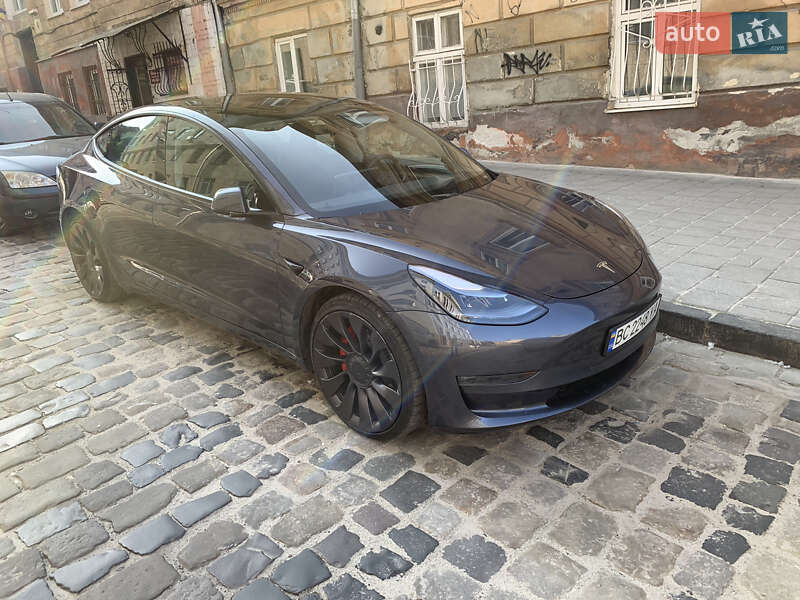 Седан Tesla Model 3 2021 в Львові