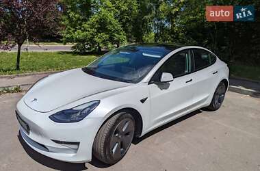 Tesla Model 3  2020
