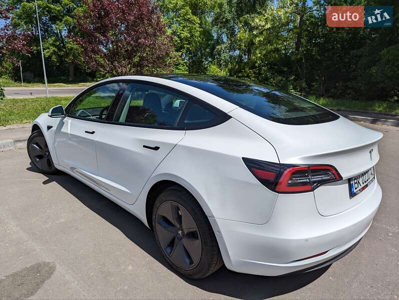 Седан Tesla Model 3 2020 в Ровно