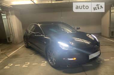 Tesla Model 3  2020