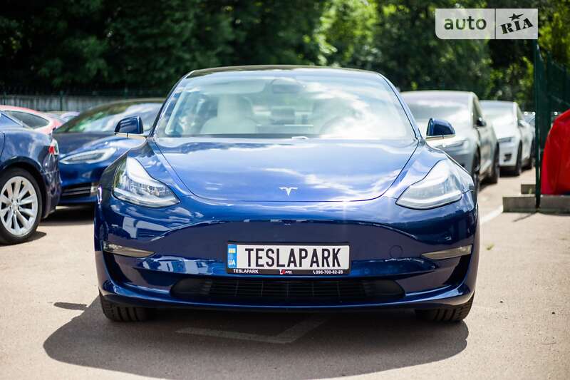 Седан Tesla Model 3 2018 в Киеве