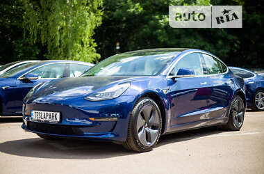 Седан Tesla Model 3 2018 в Киеве