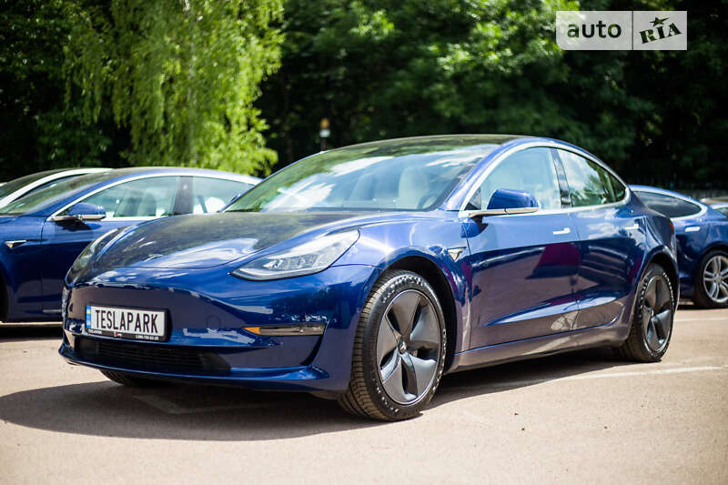 Седан Tesla Model 3 2018 в Киеве