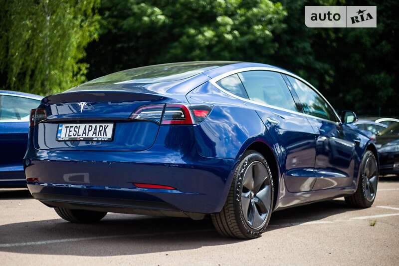Седан Tesla Model 3 2018 в Киеве