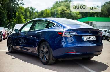 Седан Tesla Model 3 2018 в Киеве