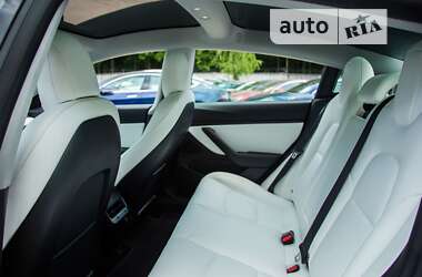 Седан Tesla Model 3 2018 в Киеве