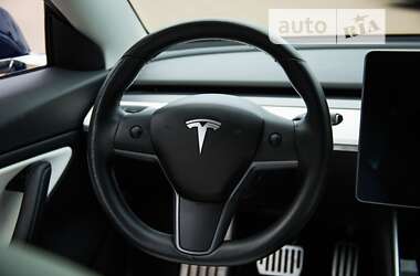 Седан Tesla Model 3 2018 в Киеве