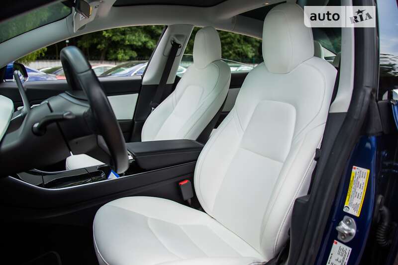 Седан Tesla Model 3 2018 в Киеве