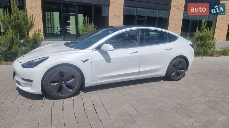 Tesla Model 3 2019