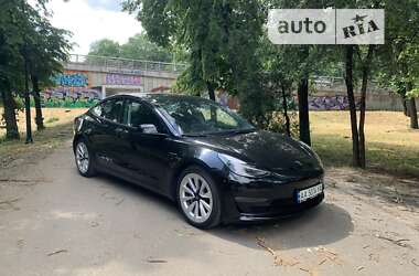 Tesla Model 3  2021