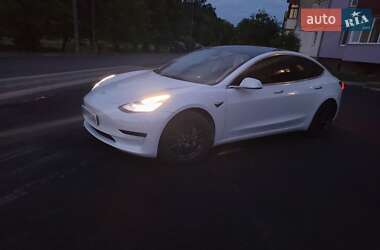 Tesla Model 3  2020