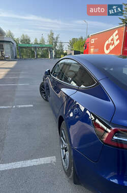 Tesla Model 3  2020
