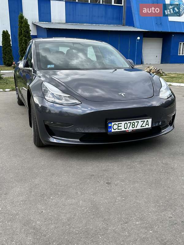 Tesla Model 3 2019 года в Черновцах