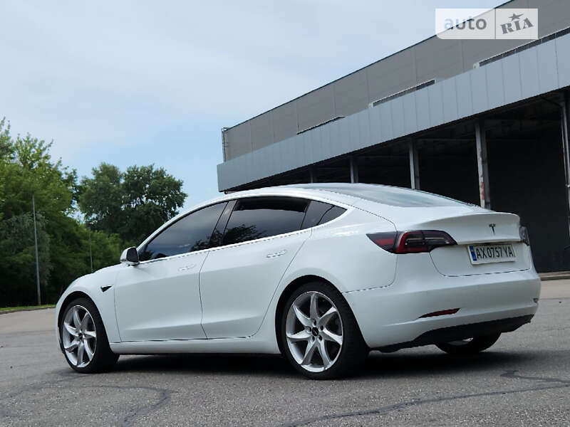 Tesla Model 3 2019