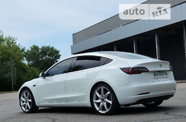 Tesla Model 3  2019