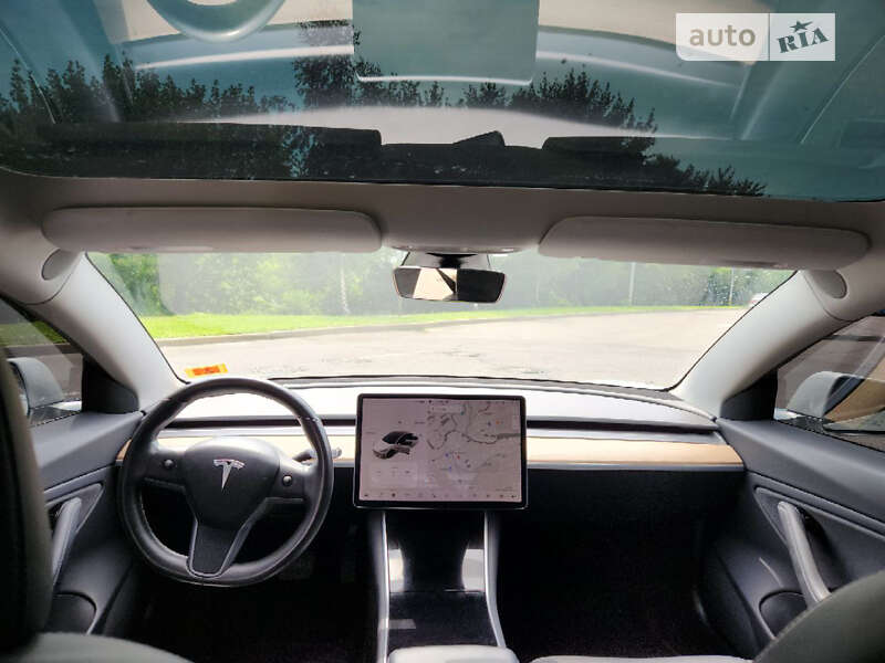 Tesla Model 3 2019